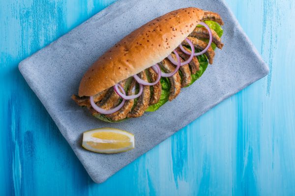 ekmek-arasi-hamsi-baligi-kaptanin-yeri-konutkent-ankara