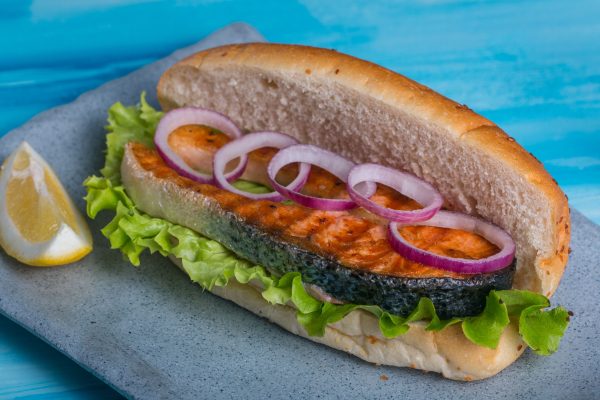 ekmek-arasi-somon-baligi-kaptanin-yeri-konutkent-ankara